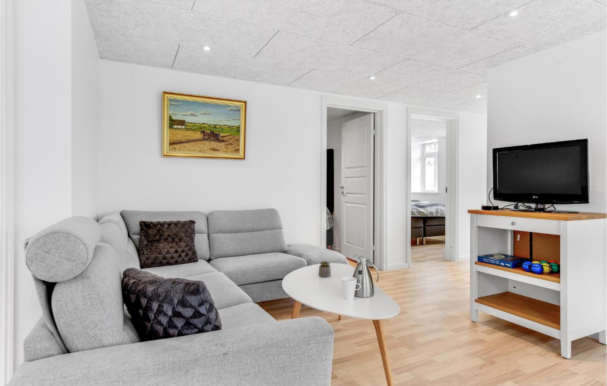 Pet Friendly Home In Hojer With Kitchen Экстерьер фото